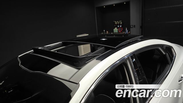 Kia K7 2018 — photo 16