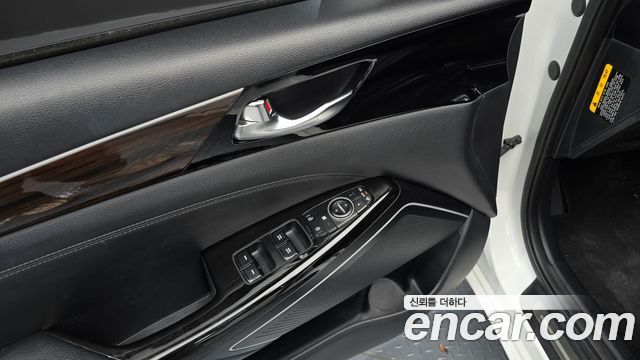 Kia K7 2018 — photo 18