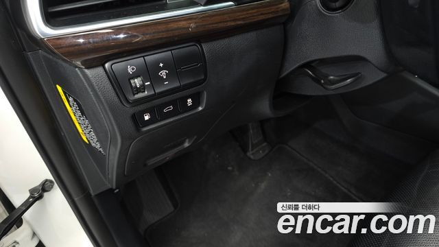 Kia K7 2018 — photo 19