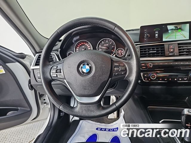 BMW 3-Series 2017 — photo 9
