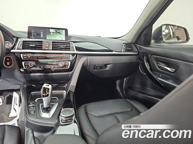 BMW 3-Series 2017 — photo 10
