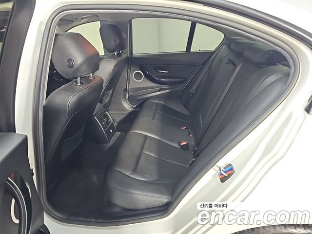 BMW 3-Series 2017 — photo 12