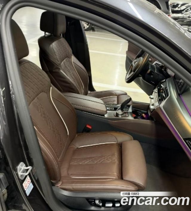 BMW 5-Series 2023 — photo 5