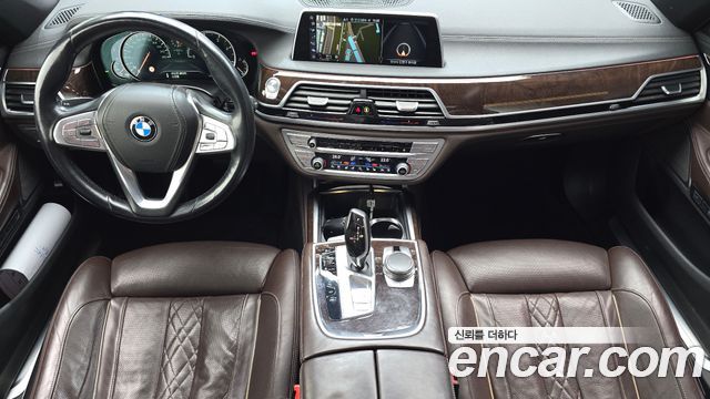 BMW 7-Series 2016 — photo 7