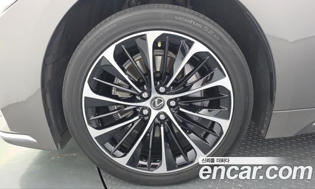 Lexus LS 2021 — photo 5