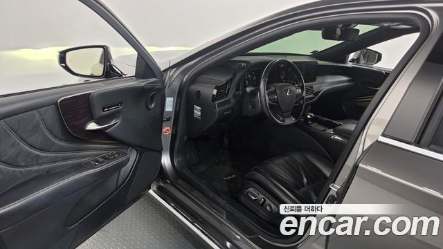 Lexus LS 2021 — photo 13