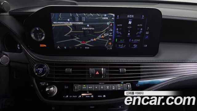 Lexus LS 2021 — photo 18