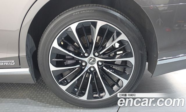 Lexus LS 2021 — photo 7