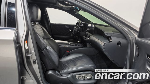 Lexus LS 2021 — photo 16