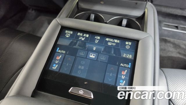 Lexus LS 2021 — photo 33