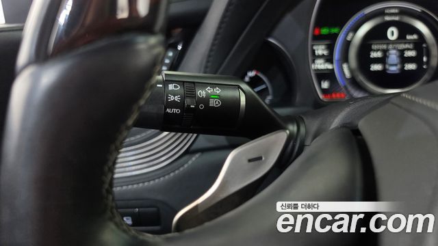 Lexus LS 2021 — photo 35