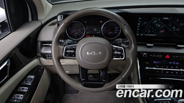 Kia Canival 2023 — photo 19