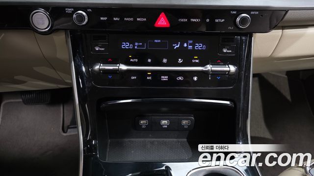 Kia Canival 2023 — photo 23