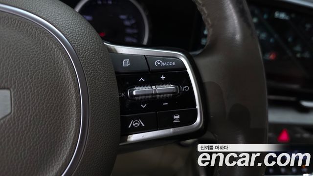 Kia Canival 2023 — photo 24