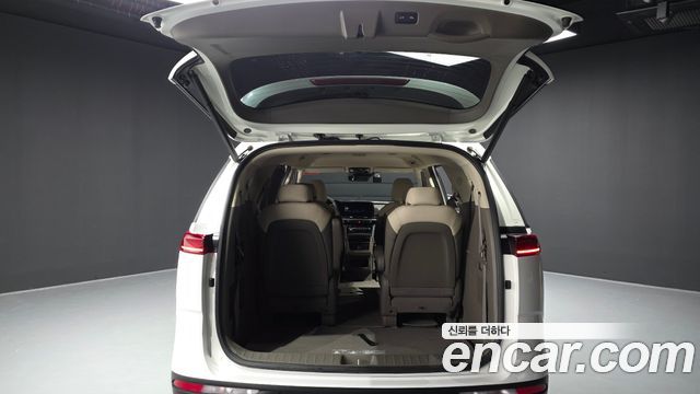 Kia Canival 2023 — photo 26