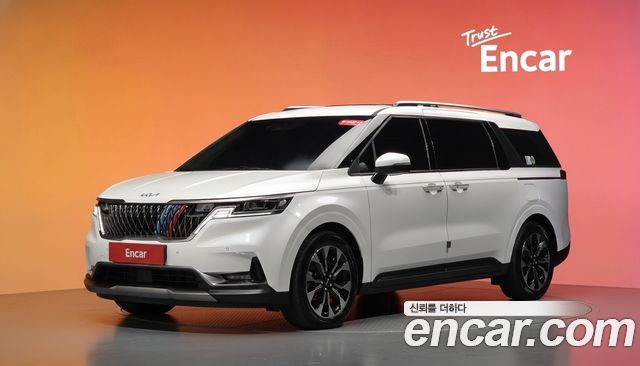 Kia Canival 2023 — photo 1