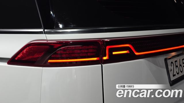 Kia Canival 2023 — photo 9