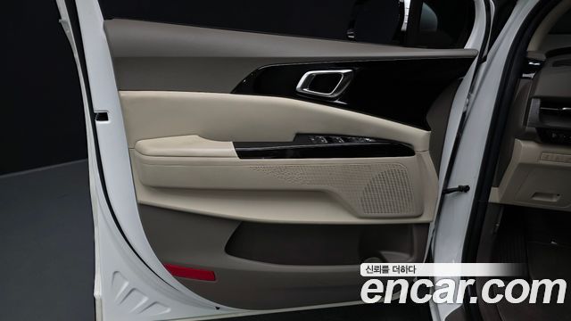 Kia Canival 2023 — photo 14