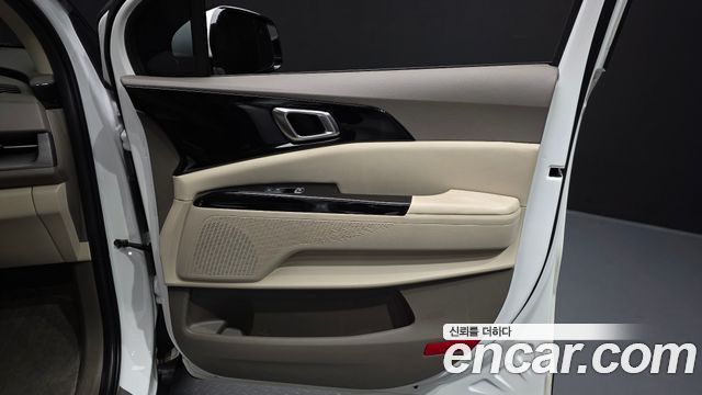 Kia Canival 2023 — photo 15