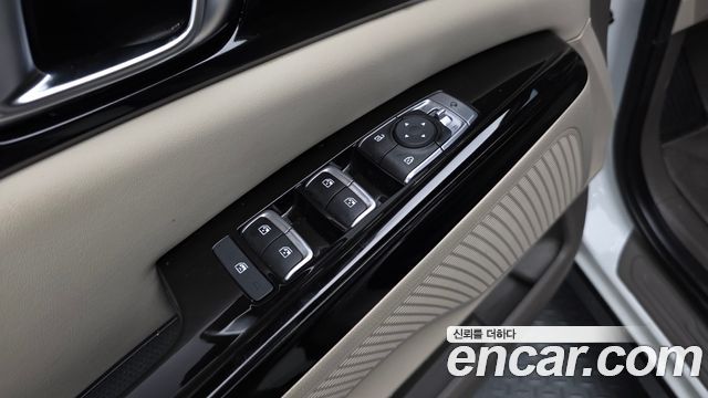 Kia Canival 2023 — photo 30