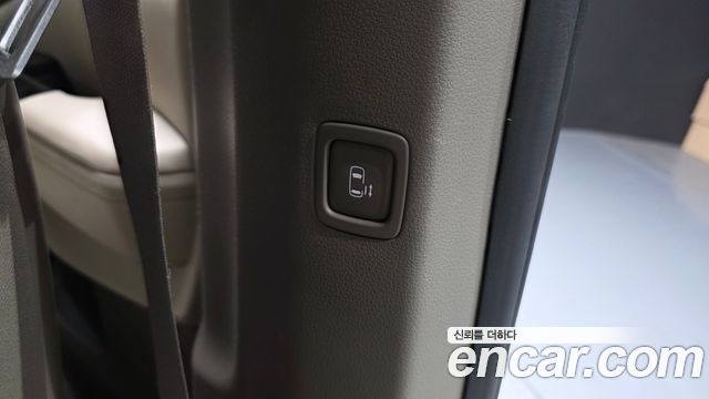 Kia Canival 2023 — photo 31