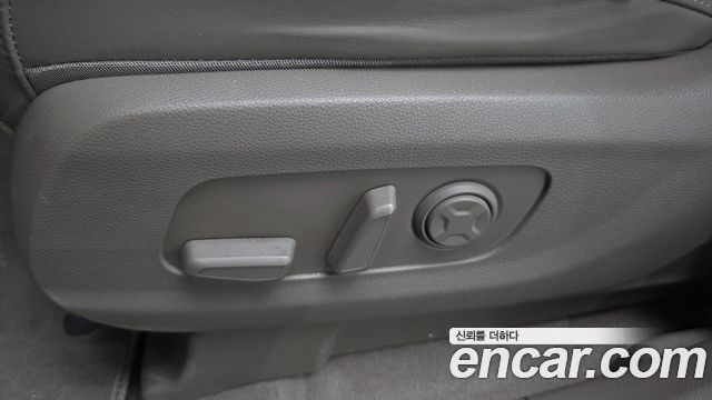 Kia Canival 2023 — photo 33