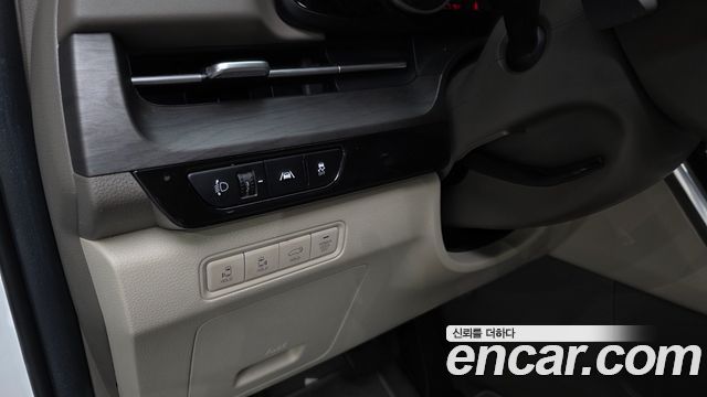 Kia Canival 2023 — photo 35
