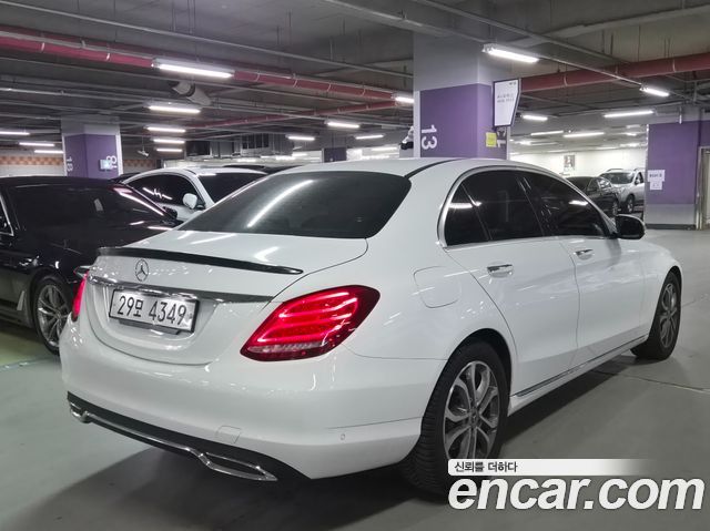 Mercedes-Benz C-Class 2018 — photo 2