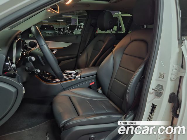 Mercedes-Benz C-Class 2018 — photo 6