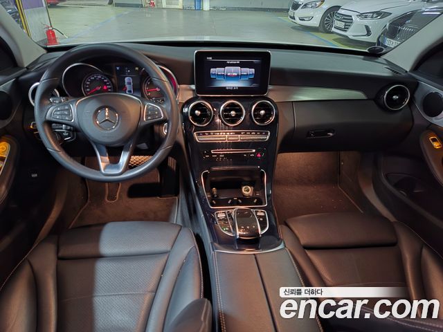 Mercedes-Benz C-Class 2018 — photo 8