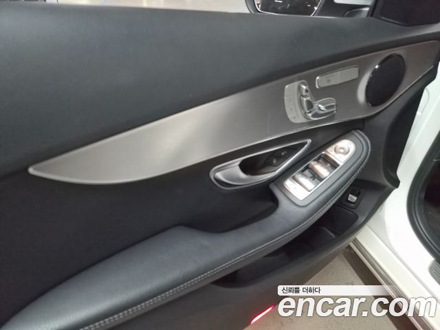 Mercedes-Benz C-Class 2018 — photo 10
