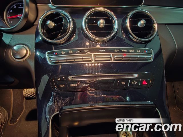 Mercedes-Benz C-Class 2018 — photo 13