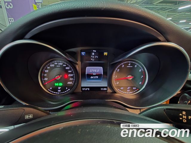 Mercedes-Benz C-Class 2018 — photo 17