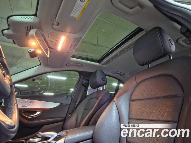 Mercedes-Benz C-Class 2018 — photo 18
