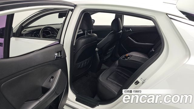 Kia K5 2012 — photo 18