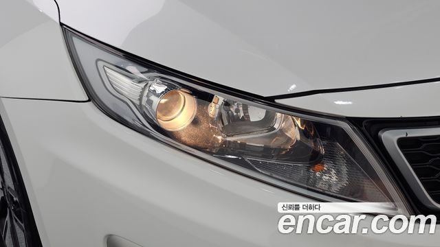 Kia K5 2012 — photo 8