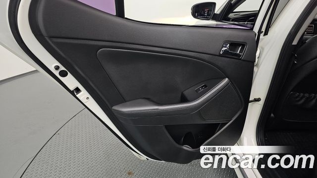 Kia K5 2012 — photo 15