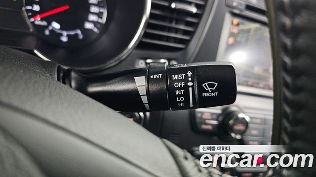 Kia K5 2012 — photo 28
