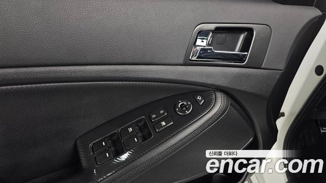 Kia K5 2012 — photo 29