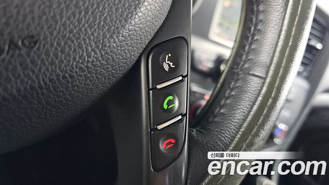 Kia K5 2012 — photo 31