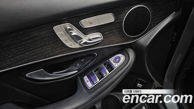 Mercedes-Benz GLC-Class 2020 — photo 25