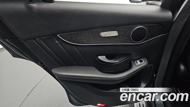 Mercedes-Benz GLC-Class 2020 — photo 15