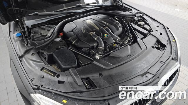 BMW 7-Series 2017 — photo 6