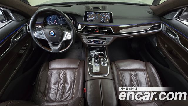 BMW 7-Series 2017 — photo 7