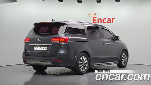 Kia Canival 2016 — photo 2