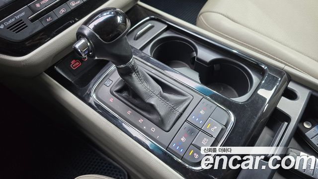 Kia Canival 2016 — photo 12