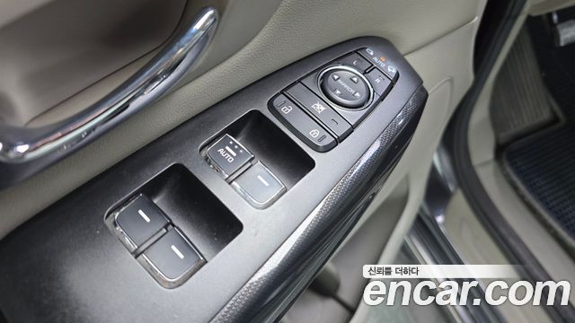 Kia Canival 2016 — photo 26