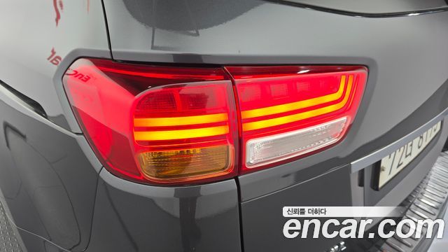 Kia Canival 2016 — photo 9