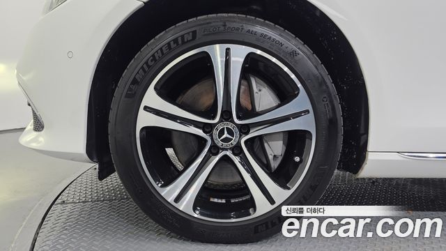 Mercedes-Benz E-Class 2017 — photo 5