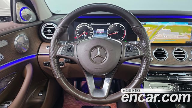 Mercedes-Benz E-Class 2017 — photo 15